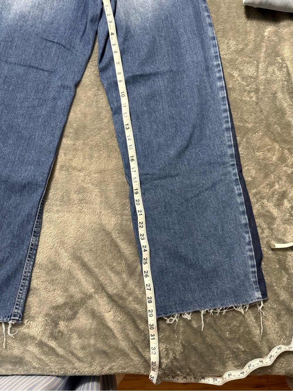 Lucky Brand Two-Tone Blue Denim Jeans - Picture 4 of 6